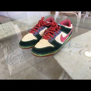 MOSQUITO SB DUNKS SIZE 9.5